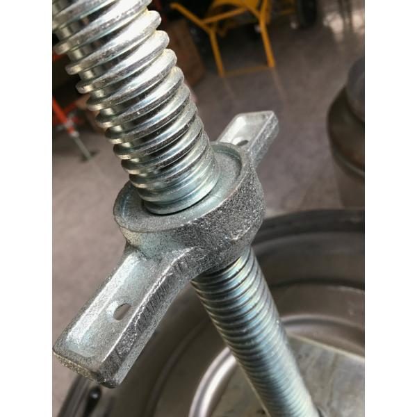tornillon-nivelador-regulable-para-andamio-tremix-60-cm_iZ142827040XvZgrandeXpZ4XfZ85232950-67391626097-5XsZ85232950xIM